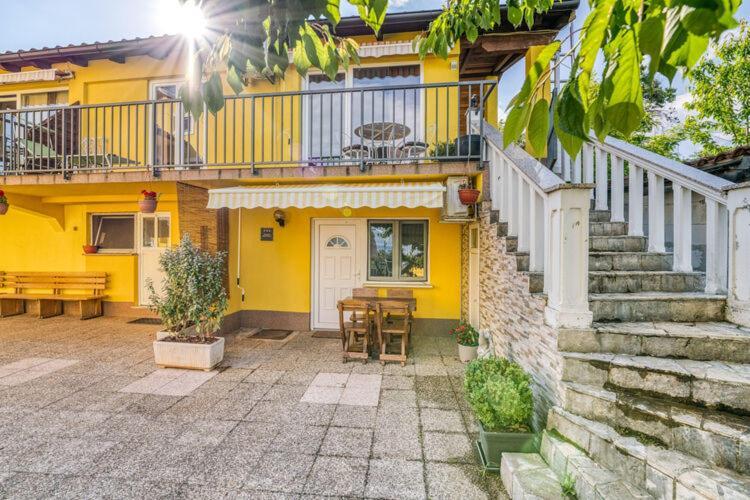 Apartments Nika With Swimming Pool And Beautiful Sea View Dobreć Екстериор снимка