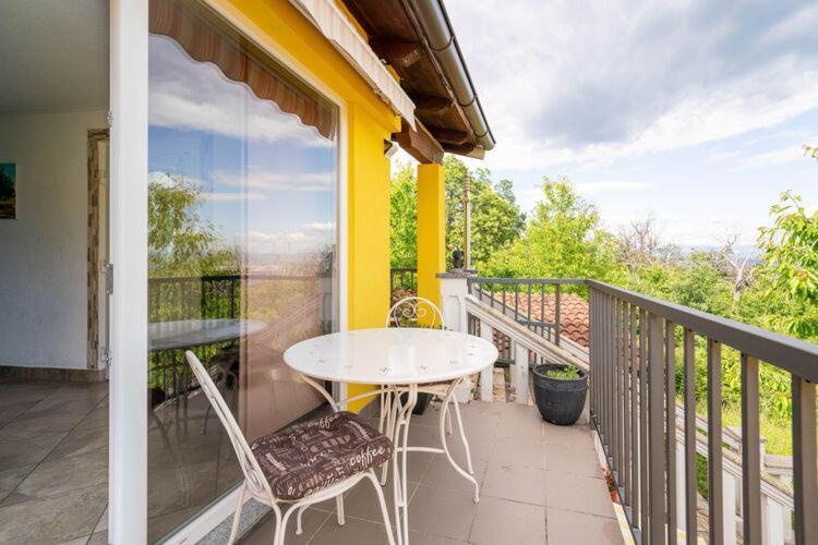 Apartments Nika With Swimming Pool And Beautiful Sea View Dobreć Екстериор снимка