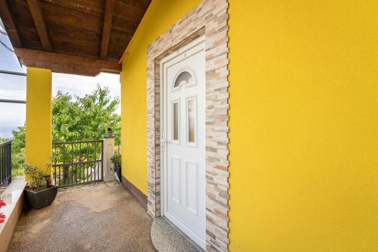 Apartments Nika With Swimming Pool And Beautiful Sea View Dobreć Екстериор снимка
