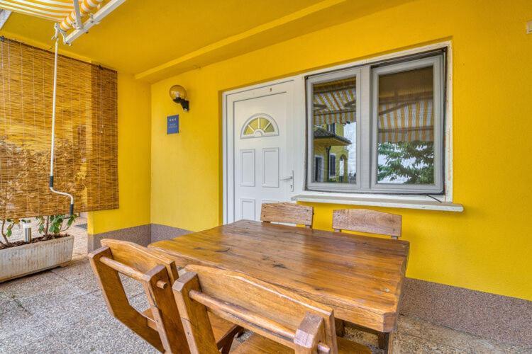 Apartments Nika With Swimming Pool And Beautiful Sea View Dobreć Екстериор снимка