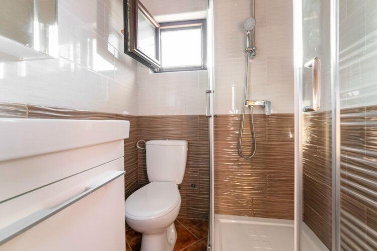 Apartments Nika With Swimming Pool And Beautiful Sea View Dobreć Екстериор снимка