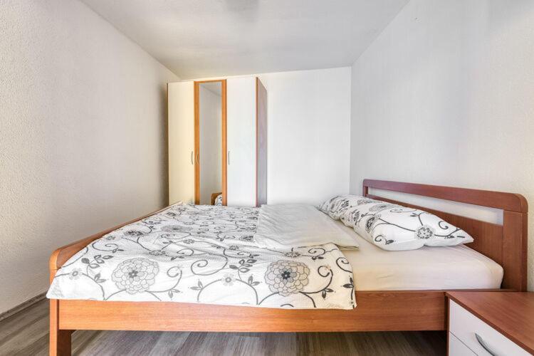 Apartments Nika With Swimming Pool And Beautiful Sea View Dobreć Екстериор снимка