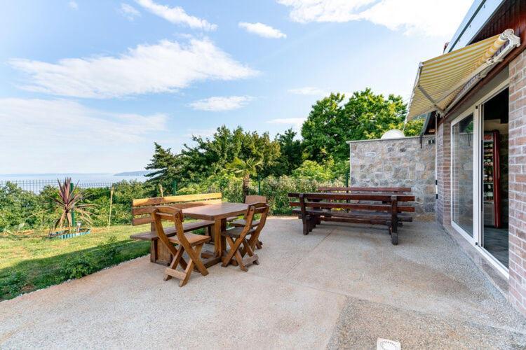 Apartments Nika With Swimming Pool And Beautiful Sea View Dobreć Екстериор снимка